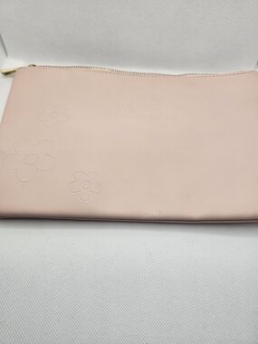 Daisy By MARC JACOBS Clutch Pouch in Soft Pink